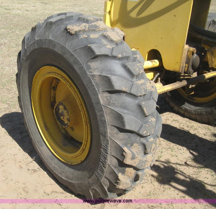 image for item J2872 Galion 850B motor grader