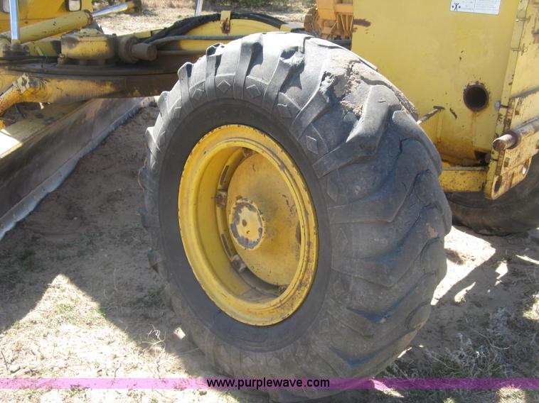 image for item J2872 Galion 850B motor grader