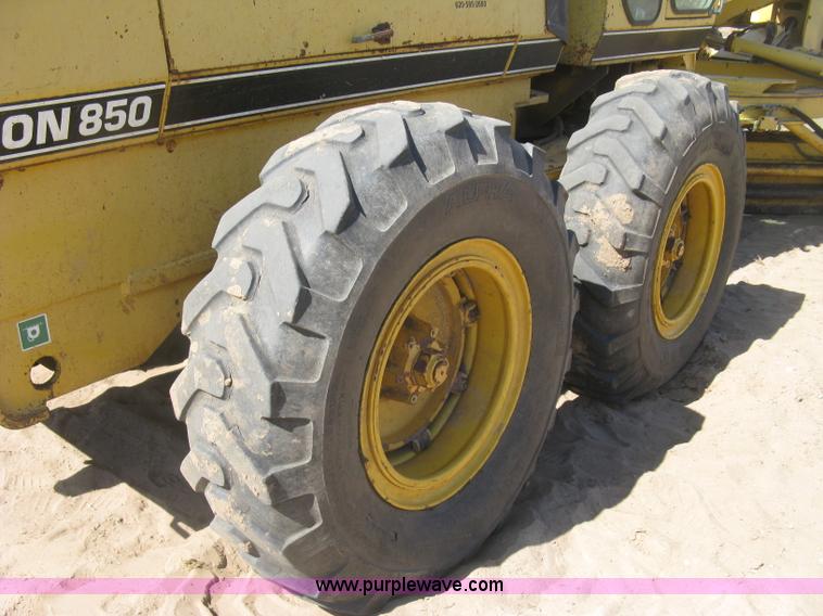 image for item J2872 Galion 850B motor grader