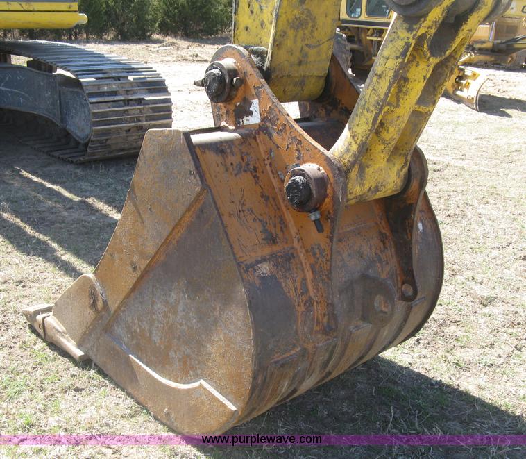 image for item J2873 2000 Komatsu PC220LC-6LE excavator