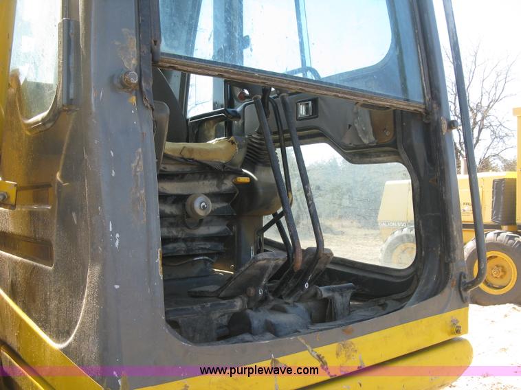image for item J2873 2000 Komatsu PC220LC-6LE excavator