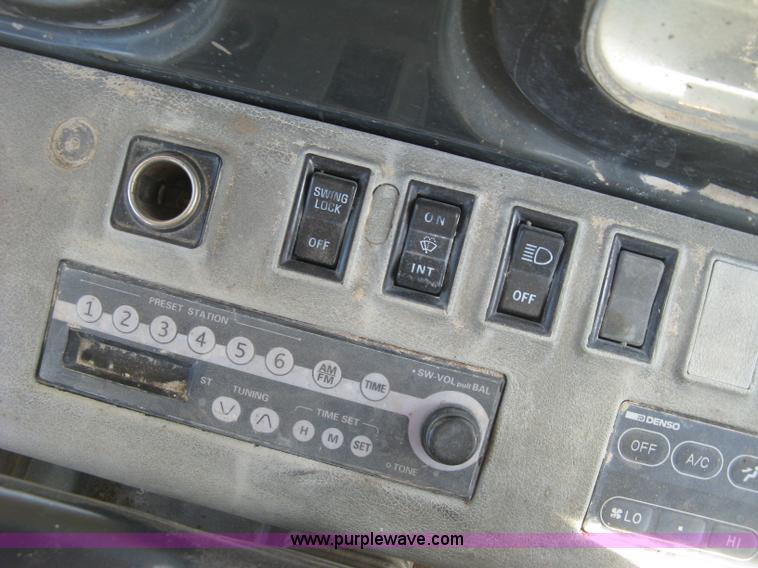 image for item J2873 2000 Komatsu PC220LC-6LE excavator