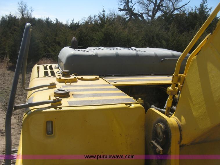 image for item J2873 2000 Komatsu PC220LC-6LE excavator