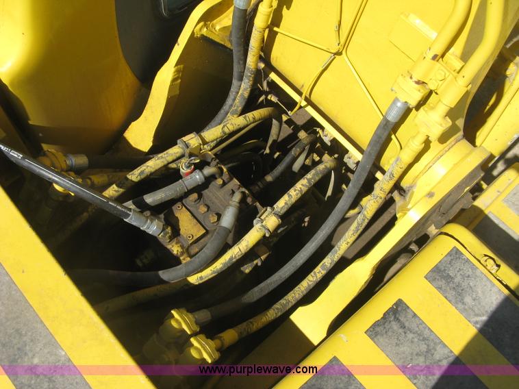 image for item J2873 2000 Komatsu PC220LC-6LE excavator