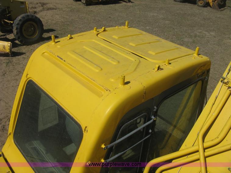 image for item J2873 2000 Komatsu PC220LC-6LE excavator