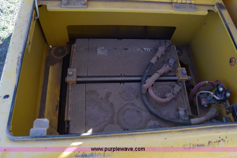 image for item K4302 2007 Komatsu PC200LC-8 excavator