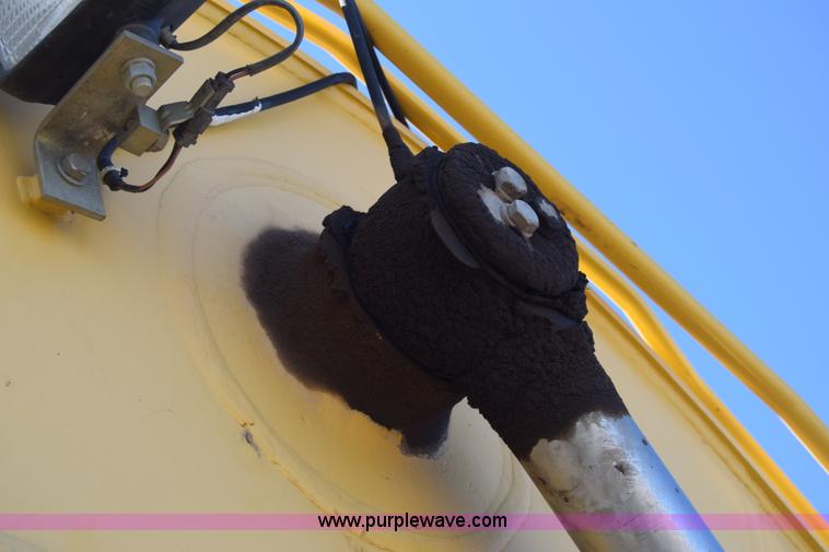 image for item K4302 2007 Komatsu PC200LC-8 excavator