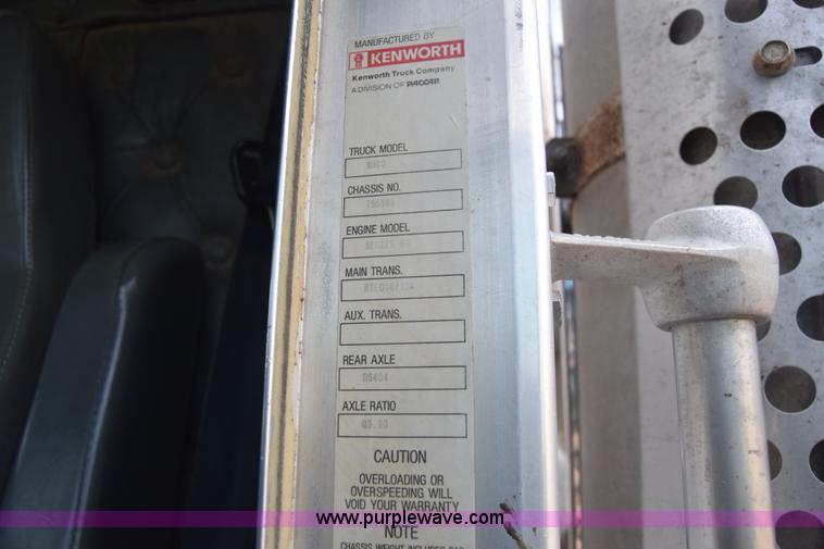 image for item K4303 1997 Kenworth W900 semi truck