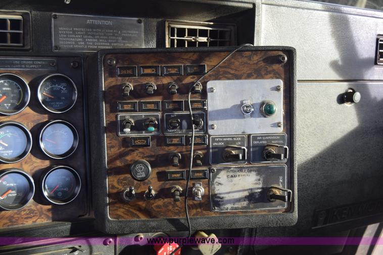 image for item K4303 1997 Kenworth W900 semi truck