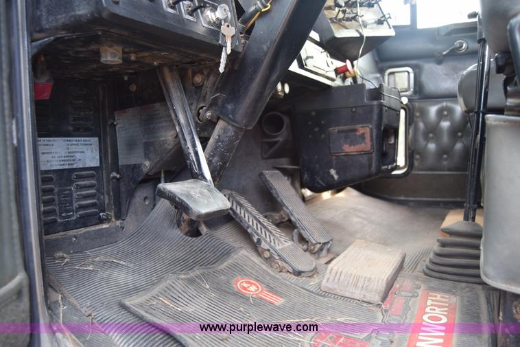 image for item K4303 1997 Kenworth W900 semi truck