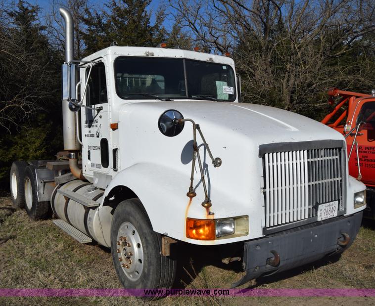 image for item K4309 1995 International 9400 semi truck