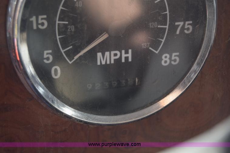 image for item K4309 1995 International 9400 semi truck