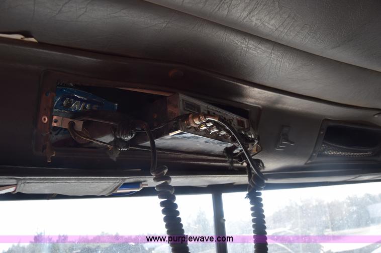 image for item K4309 1995 International 9400 semi truck