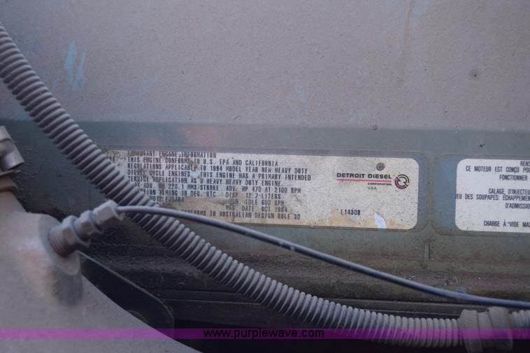 image for item K4309 1995 International 9400 semi truck