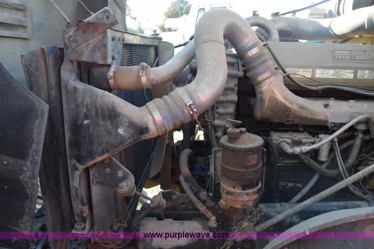 image for item K4309 1995 International 9400 semi truck