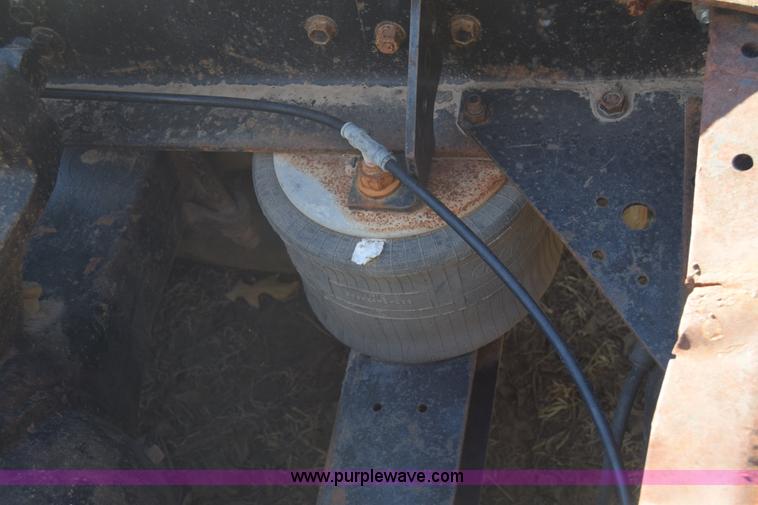 image for item K4309 1995 International 9400 semi truck