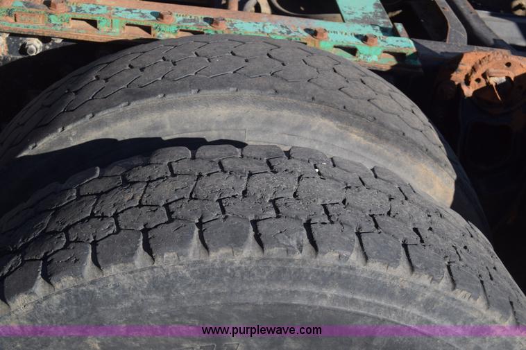 image for item K4309 1995 International 9400 semi truck