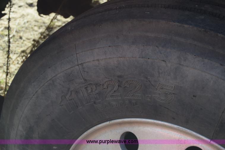 image for item K4309 1995 International 9400 semi truck