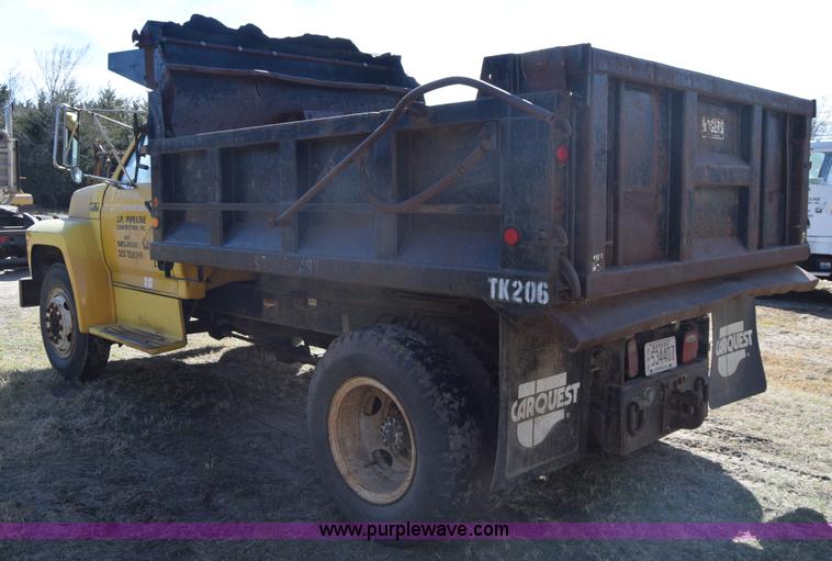 image for item K4311 1993 Ford F700 dump truck
