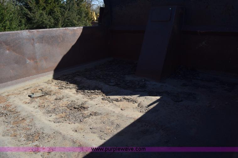 image for item K4311 1993 Ford F700 dump truck