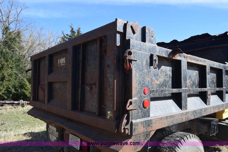 image for item K4311 1993 Ford F700 dump truck