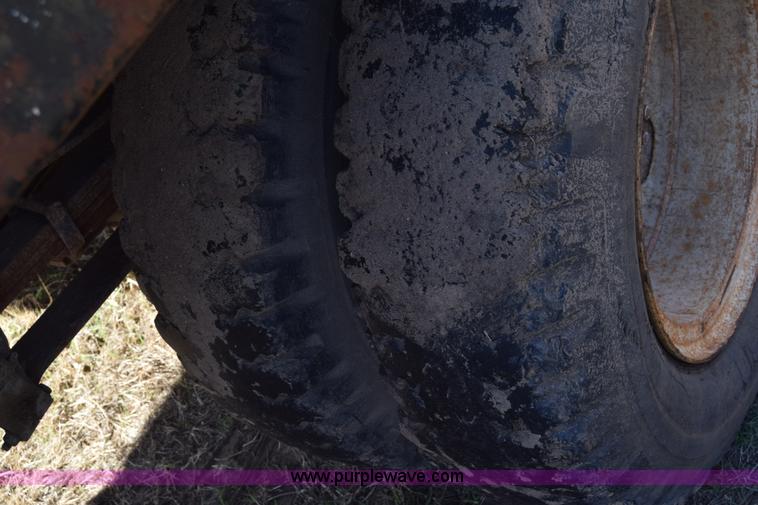 image for item K4311 1993 Ford F700 dump truck