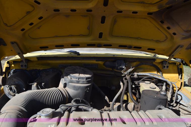 image for item K4311 1993 Ford F700 dump truck