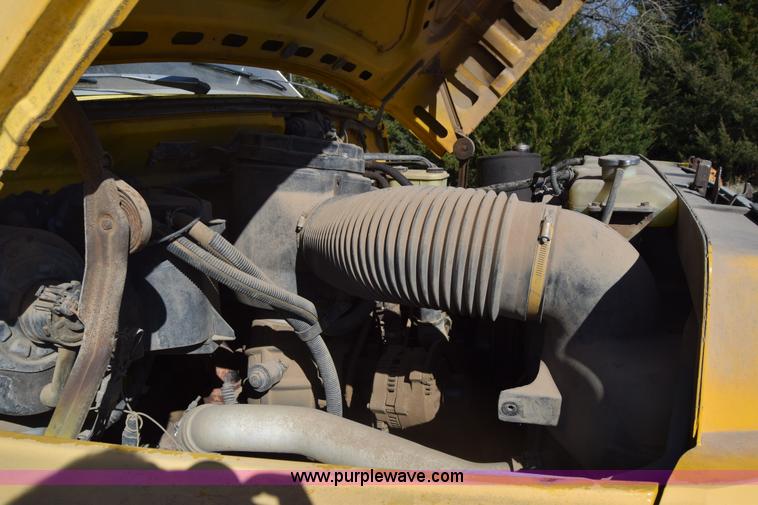 image for item K4311 1993 Ford F700 dump truck