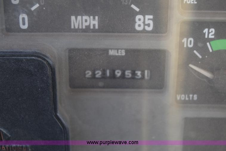 image for item K4312 1991 International 8300 vacuum truck