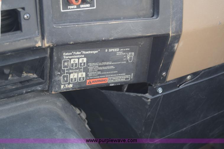 image for item K4312 1991 International 8300 vacuum truck