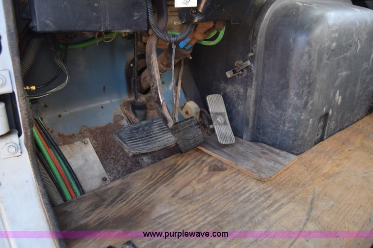 image for item K4312 1991 International 8300 vacuum truck