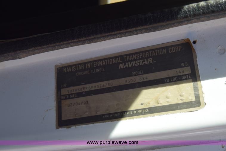 image for item K4312 1991 International 8300 vacuum truck