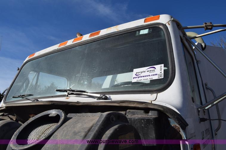 image for item K4312 1991 International 8300 vacuum truck