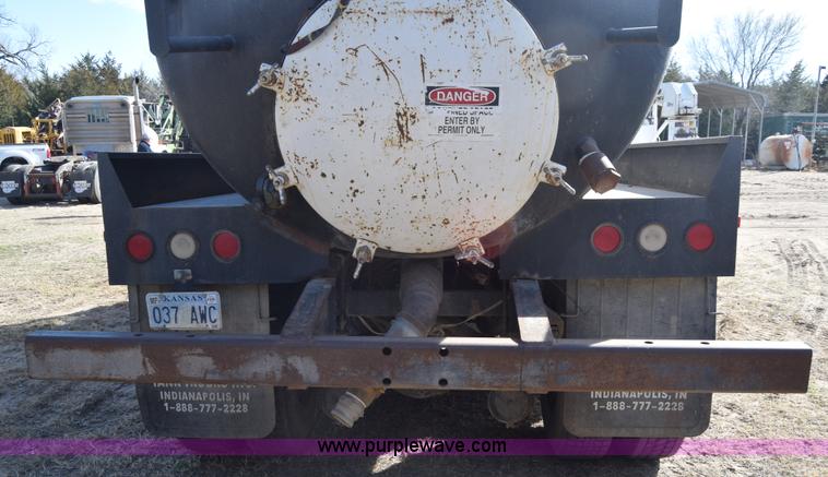 image for item K4312 1991 International 8300 vacuum truck