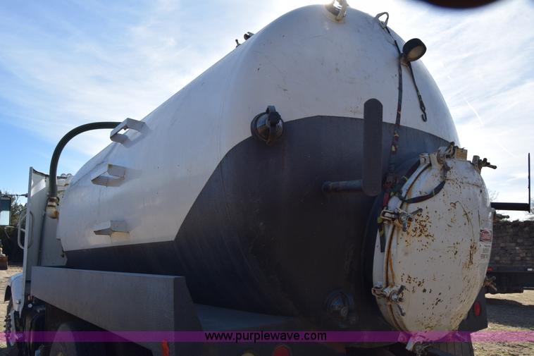 image for item K4312 1991 International 8300 vacuum truck