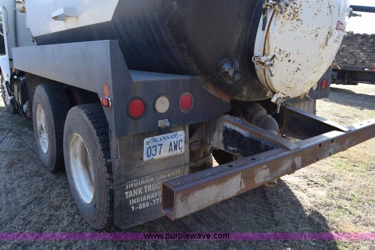 image for item K4312 1991 International 8300 vacuum truck