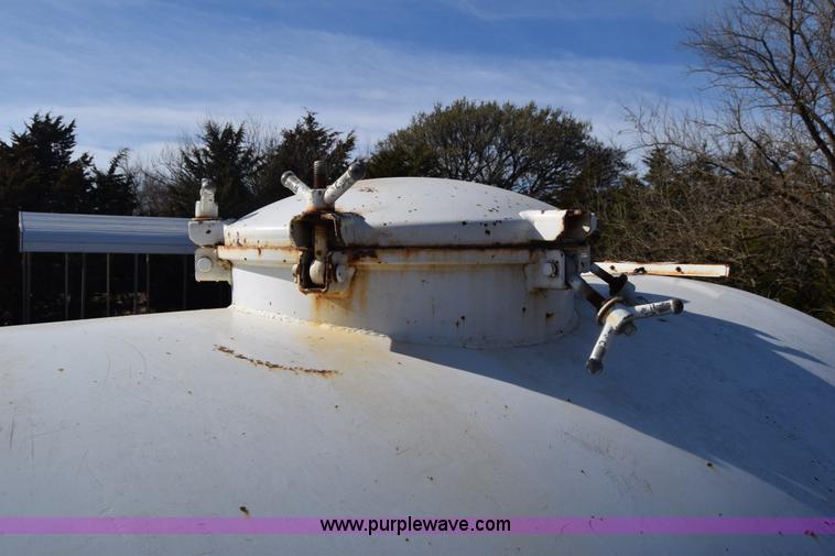 image for item K4312 1991 International 8300 vacuum truck