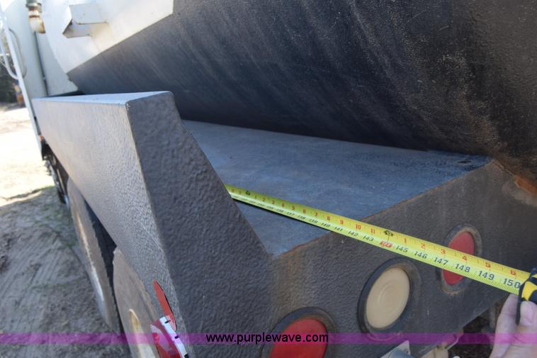 image for item K4312 1991 International 8300 vacuum truck