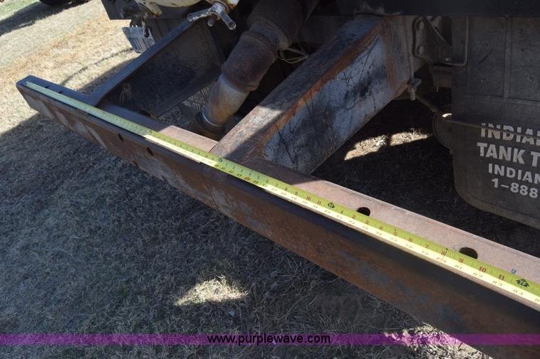 image for item K4312 1991 International 8300 vacuum truck