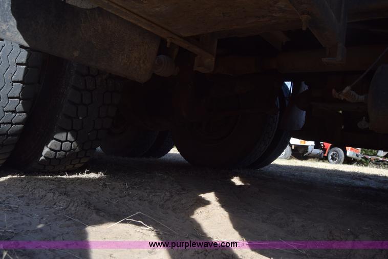 image for item K4312 1991 International 8300 vacuum truck