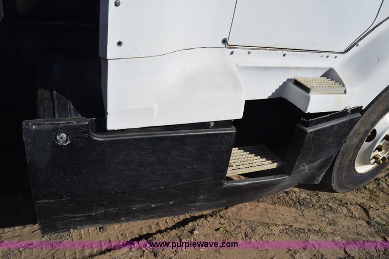 image for item K4312 1991 International 8300 vacuum truck