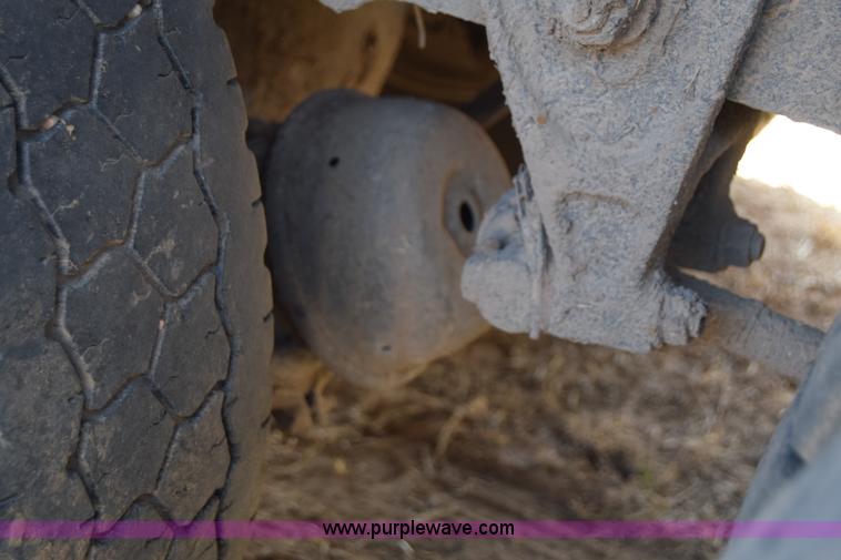 image for item K4312 1991 International 8300 vacuum truck