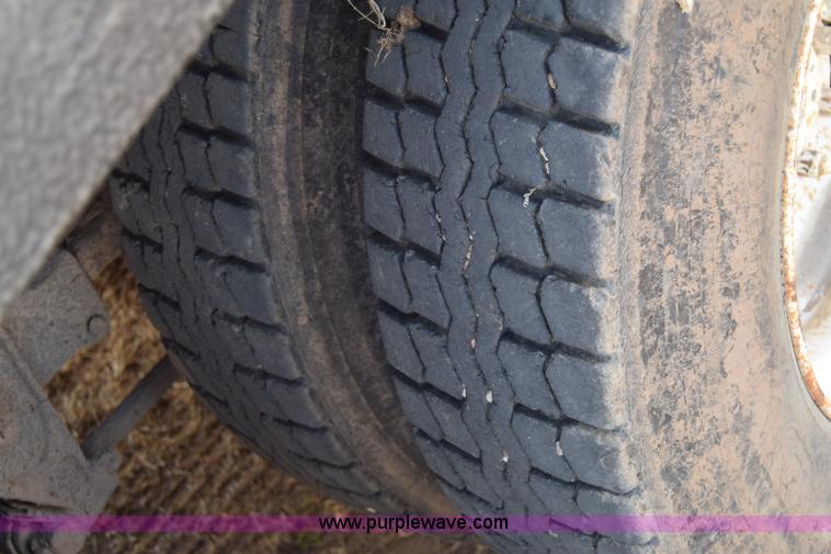 image for item K4312 1991 International 8300 vacuum truck