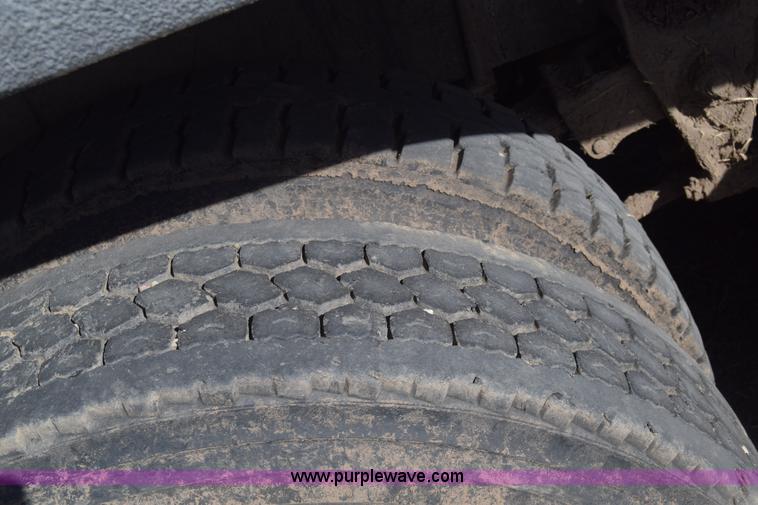 image for item K4312 1991 International 8300 vacuum truck