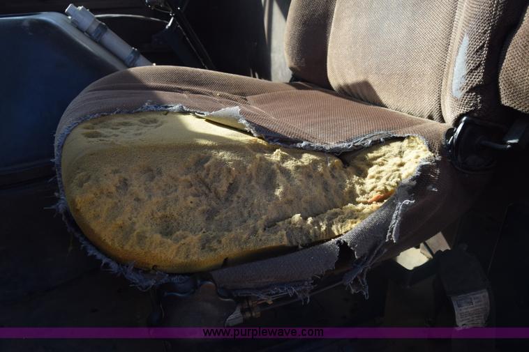 image for item K4313 1986 International 2275 flatbed truck