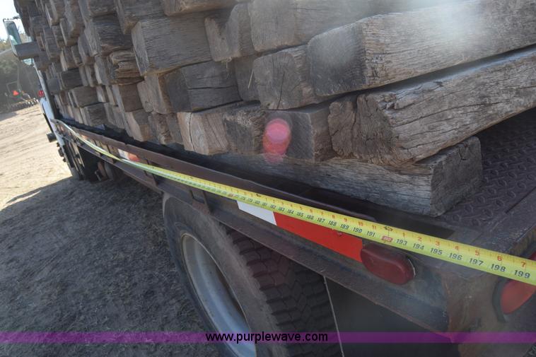 image for item K4313 1986 International 2275 flatbed truck