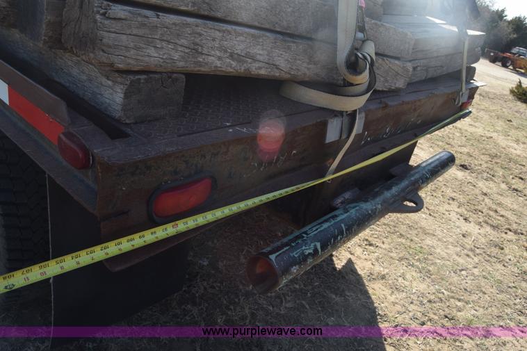 image for item K4313 1986 International 2275 flatbed truck