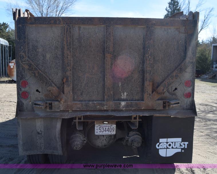 image for item K4314 1997 Ford LT9000 dump truck