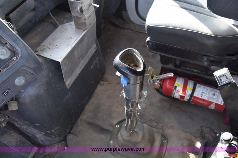 image for item K4314 1997 Ford LT9000 dump truck