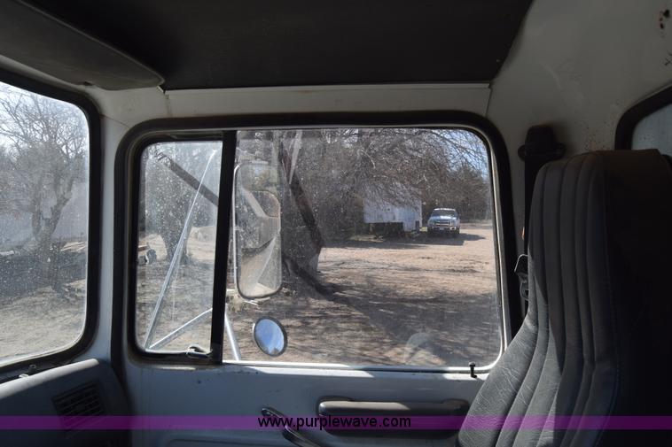 image for item K4314 1997 Ford LT9000 dump truck